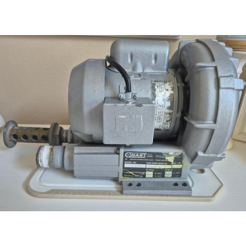 AIR PUMP FOR PONDS OR FISH ROOMS